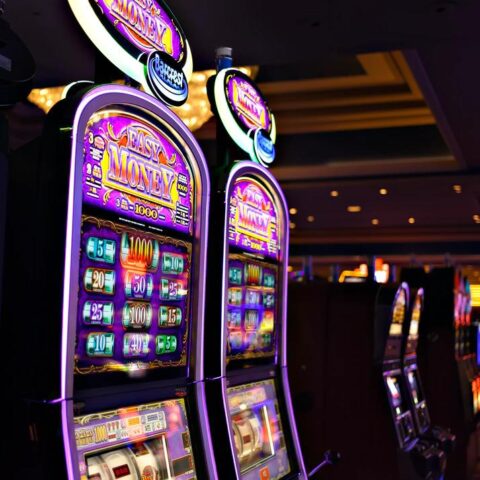How Does The Free Credit Work In Playing Online Slots?